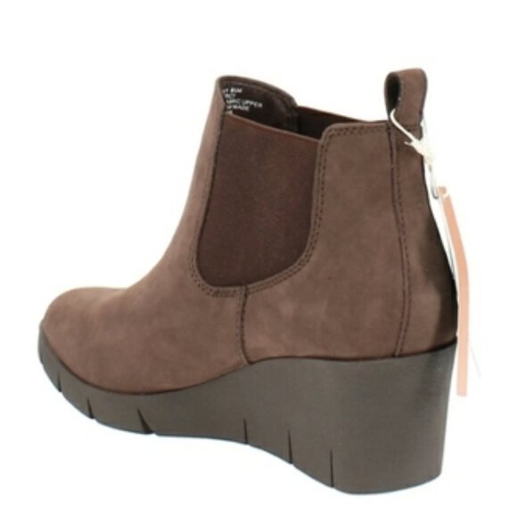 Cliffs by White Mountain Percy Wedge Chelsea Boot - Picture 7 of 11